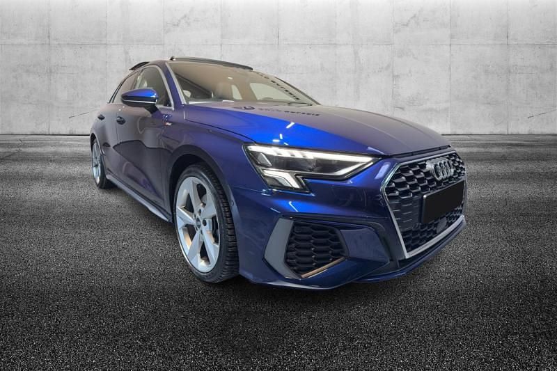 Usata Audi A3 e-tron S-Line 150 CV (110 kW) 2023 Blu metallizzato Utilitaria