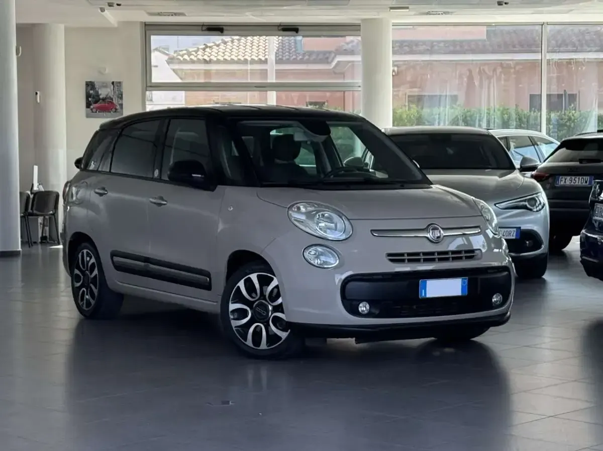 Usata Fiat 500L Lounge 120 CV (88 kW) 2016 Beige cappuccino Monovolume