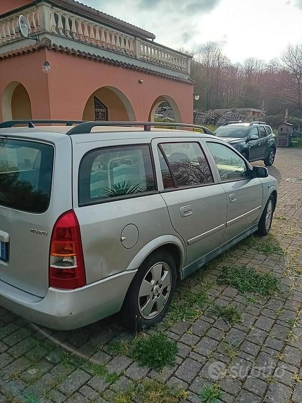 Grigio Usata 2004 Opel Astra Station wagon | 1500 € (Buon prezzo) - Immagine 1/3