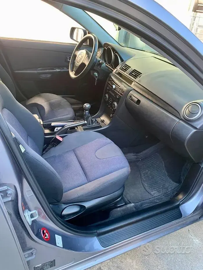 Usata Mazda 3 88 CV (64 kW) 2005 Grigio Berlina