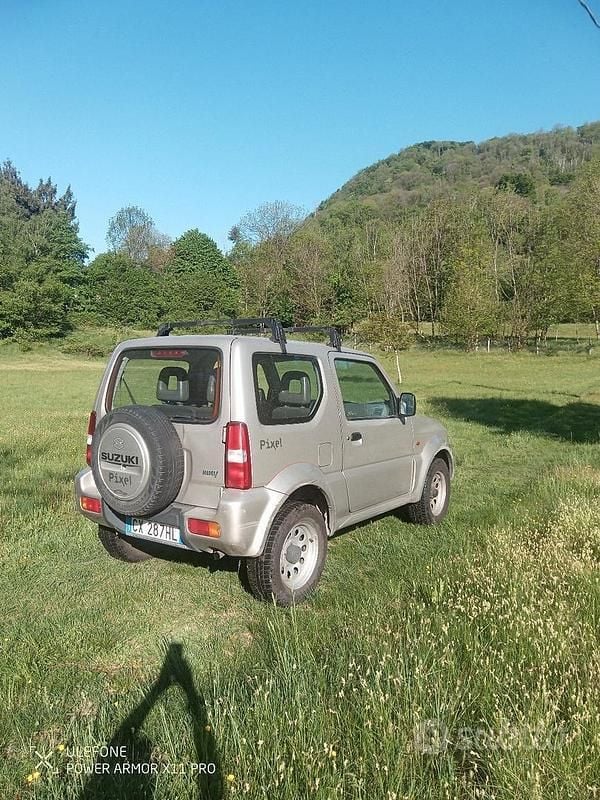 Usata Suzuki Jimny 85 CV (62 kW) 2005 Grigio SUV