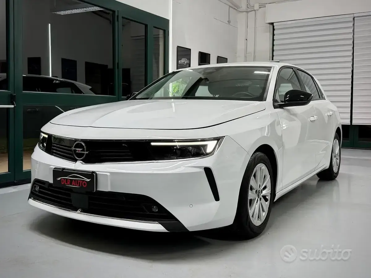 Gebraucht Opel Astra Edition 131 PS (96 kW) 2023 Weiß Kleinwagen