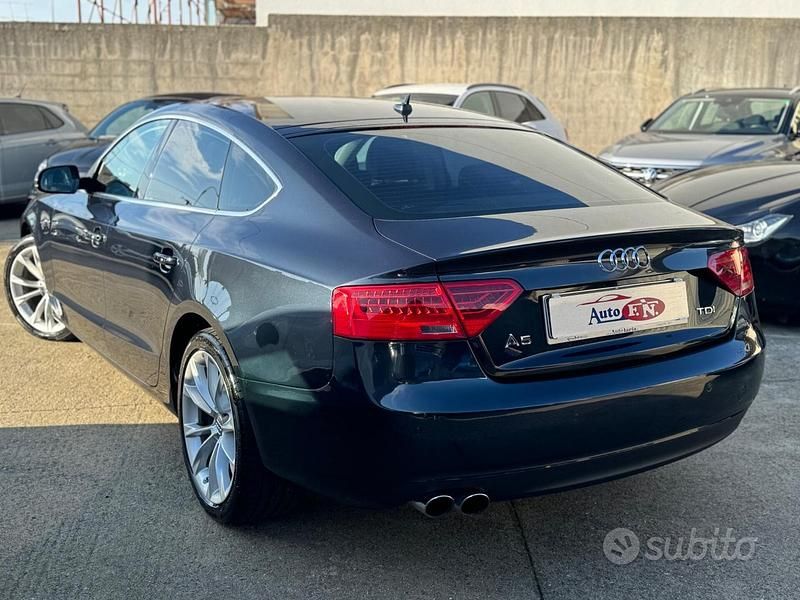 Usata Audi A5 Advanced 177 CV (130 kW) 2011 Blu Coupé