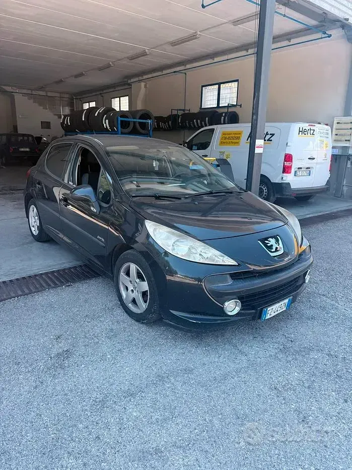 Usata Peugeot 207 68 CV (50 kW) 2008 Nero Berlina