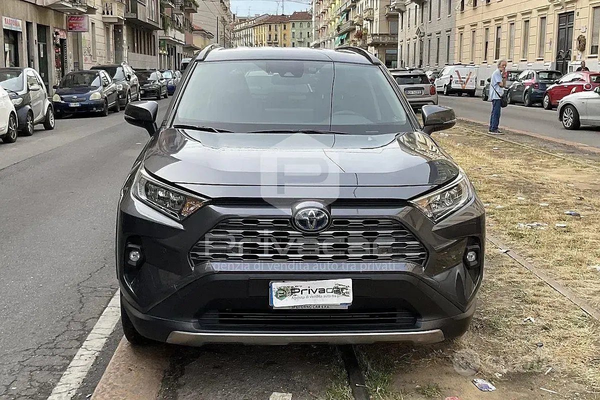 Usata Toyota RAV4 Active 178 CV (130 kW) 2022 Marrone SUV