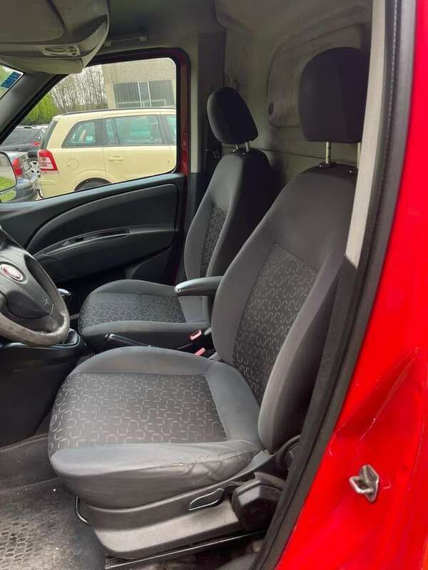 Usata Fiat Doblò 135 CV (99 kW) 2011 Arancione Monovolume