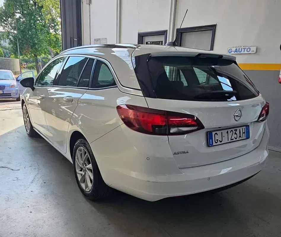 Usata Opel Astra Business Elegance 122 CV (89 kW) 2021 Station wagon