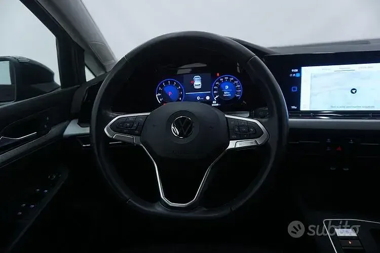Usata VW Golf VIII Life 110 CV (80 kW) 2023 Nero Berlina