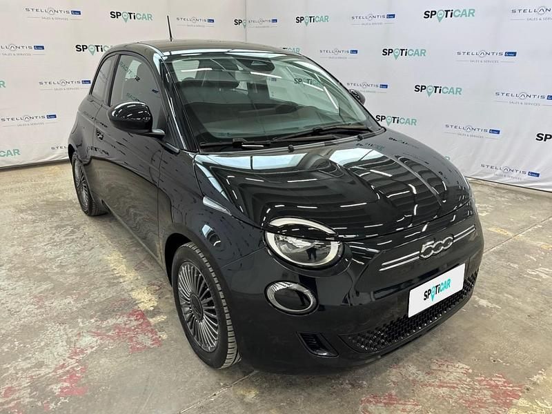 Usata Fiat 500e Icon 86 kW (118 CV) 2021 Nero Utilitaria