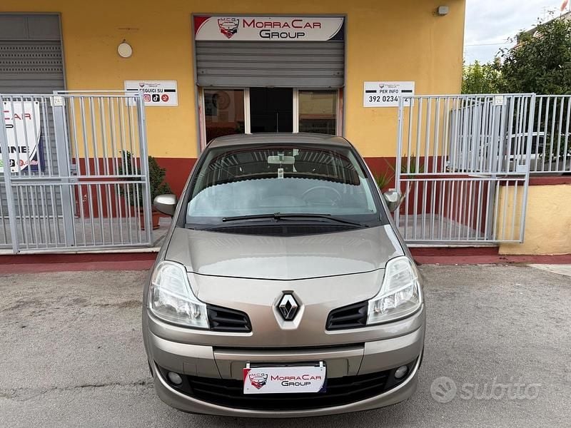 Usata Renault Modus Dynamique 85 CV (62 kW) 2009 Grigio Monovolume