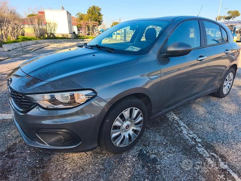 Usata Fiat Tipo Easy 120 CV (88 kW) 2016 Grigio Berlina
