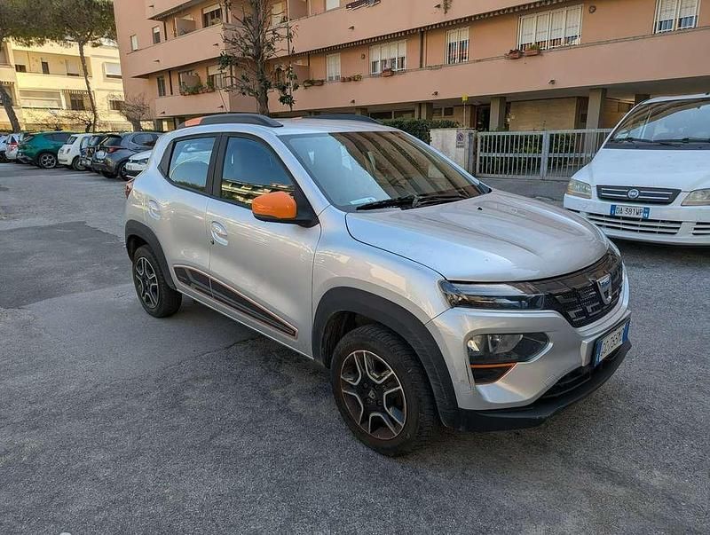 Usata Dacia Spring Comfort Plus 33 kW (45 CV) 2021 Argento Utilitaria