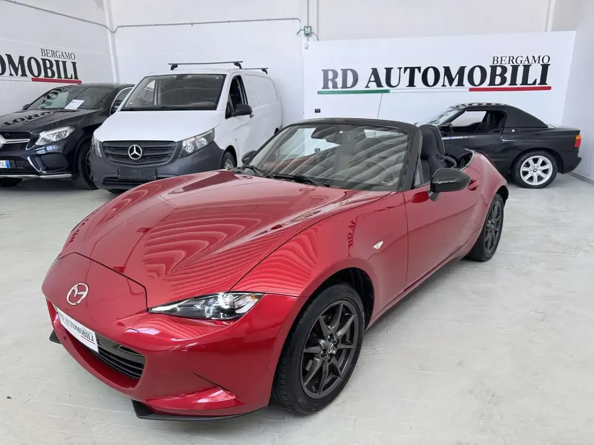 Usata Mazda MX5 Exceed 131 CV (96 kW) 2016 Metallizzato rubino Cabrio