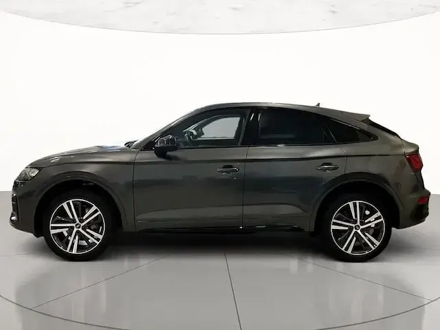 Usata Audi Q5 Sportback S-Line 204 CV (150 kW) 2024 Grigio daytona perlato SUV