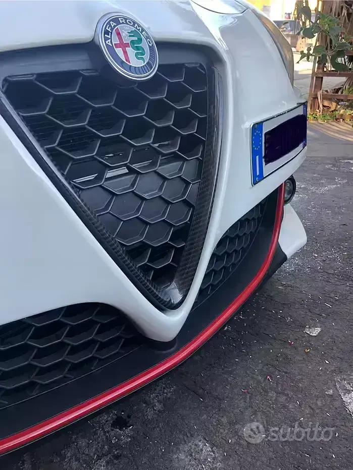 Usata Alfa Romeo Giulietta Quadrifoglio 109 CV (80 kW) 2011 Bianco Utilitaria