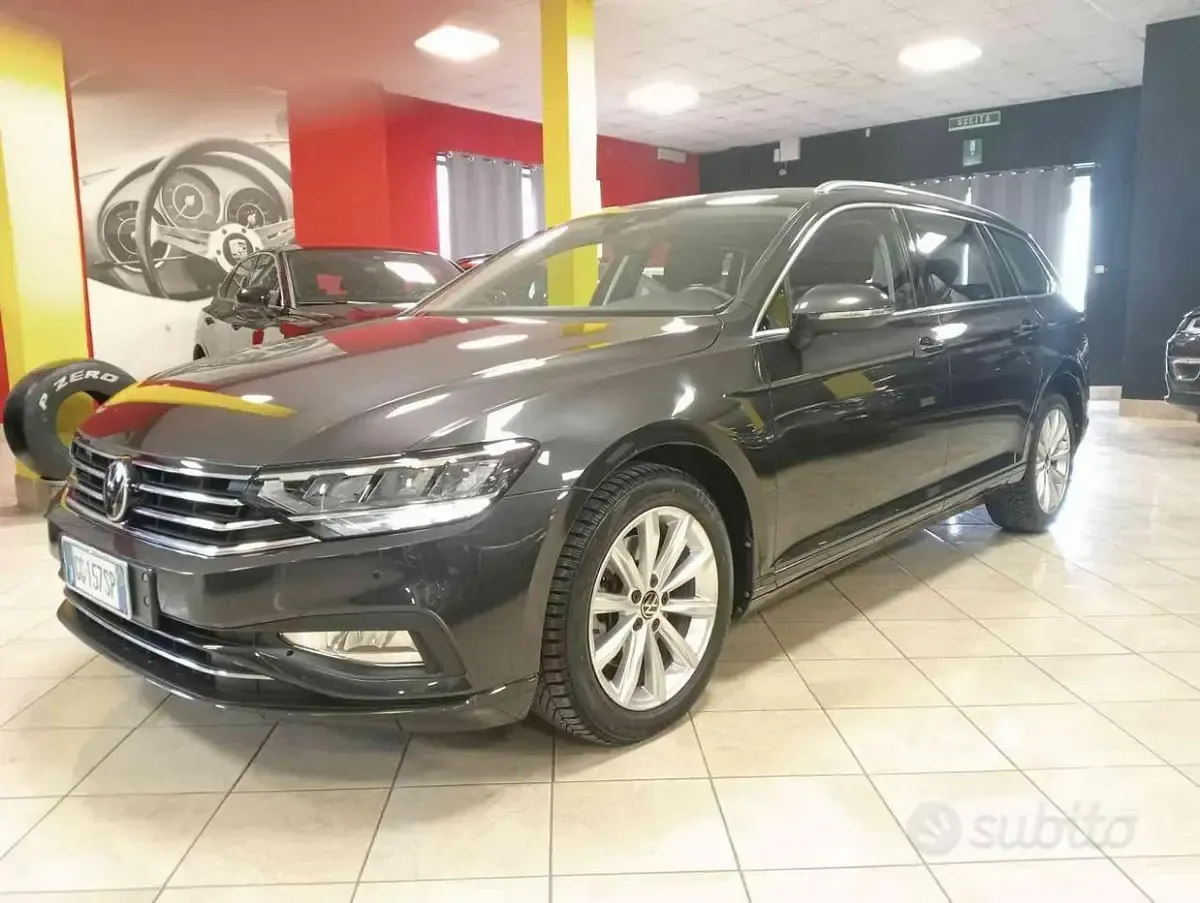 Käytetty VW Passat 150 HP (110 kW) 2022 Harmaa Farmari