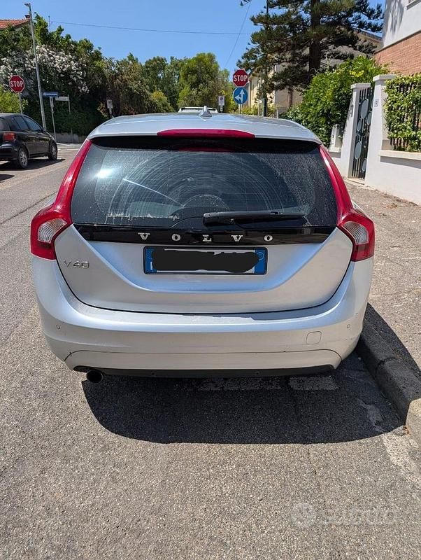 Usata Volvo V60 Kinetic 120 CV (88 kW) 2016 Grigio Station wagon