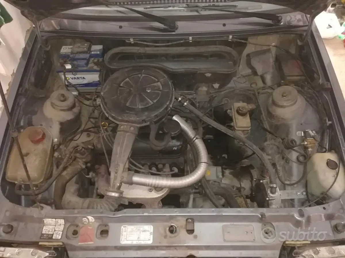 Usata Ford Escort Ghia 58 CV (42 kW) 1987 Grigio Berlina