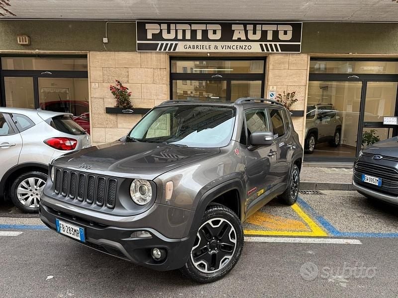 Usata Jeep Renegade Trailhawk 170 CV (125 kW) 2015 Grigio SUV
