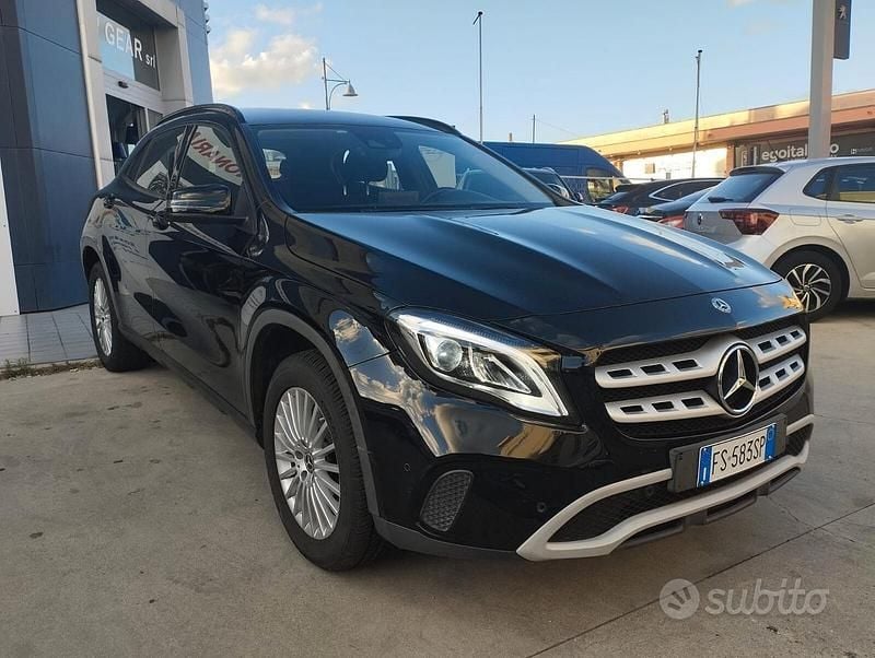 Usata Mercedes GLA200 Business 136 CV (100 kW) 2018 Nero SUV