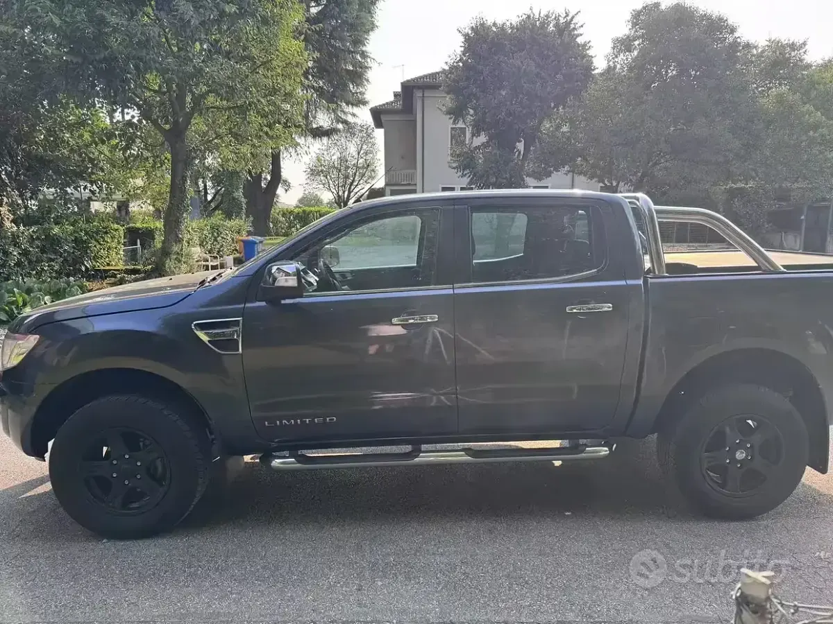 Usata Ford Ranger 150 CV (110 kW) 2013 Bluazzurro Pick-up