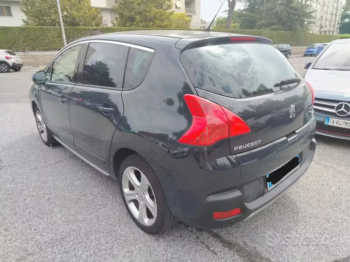 Usata Peugeot 3008 Business-Line 150 CV (110 kW) 2012 Grigio Station wagon