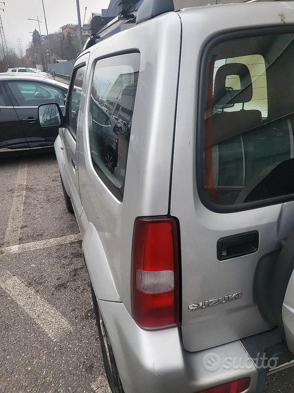 Usata Suzuki Jimny 2005 Grigio SUV