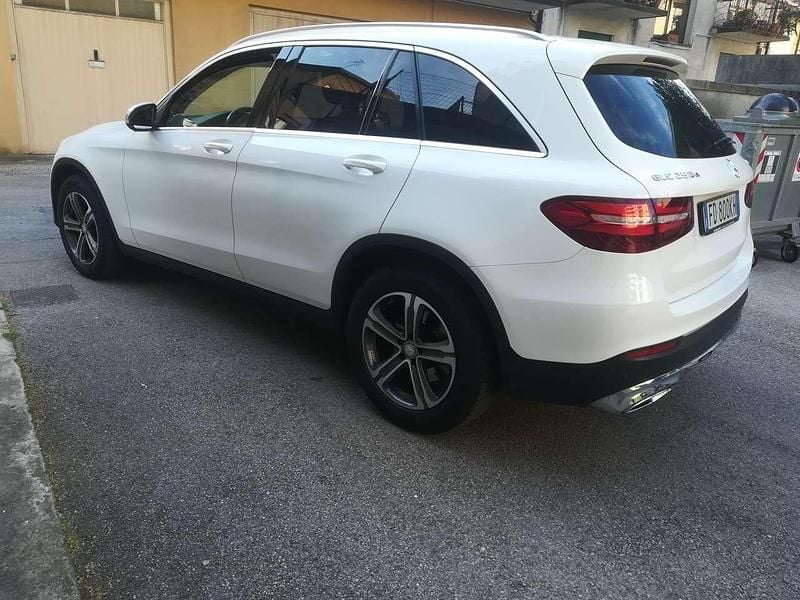 Usata Mercedes GLC250 204 CV (150 kW) 2016 Bianco SUV