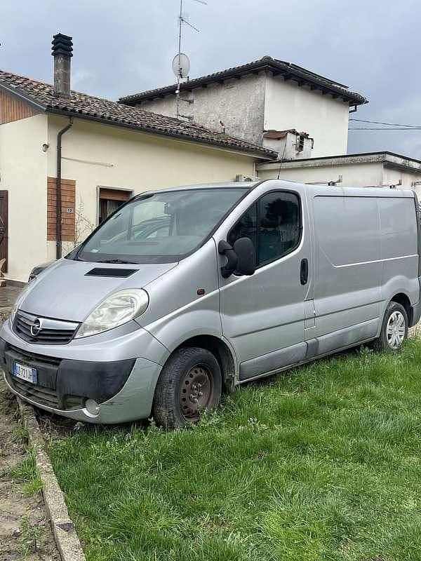 Usata Opel Vivaro 114 CV (83 kW) 2009 Monovolume