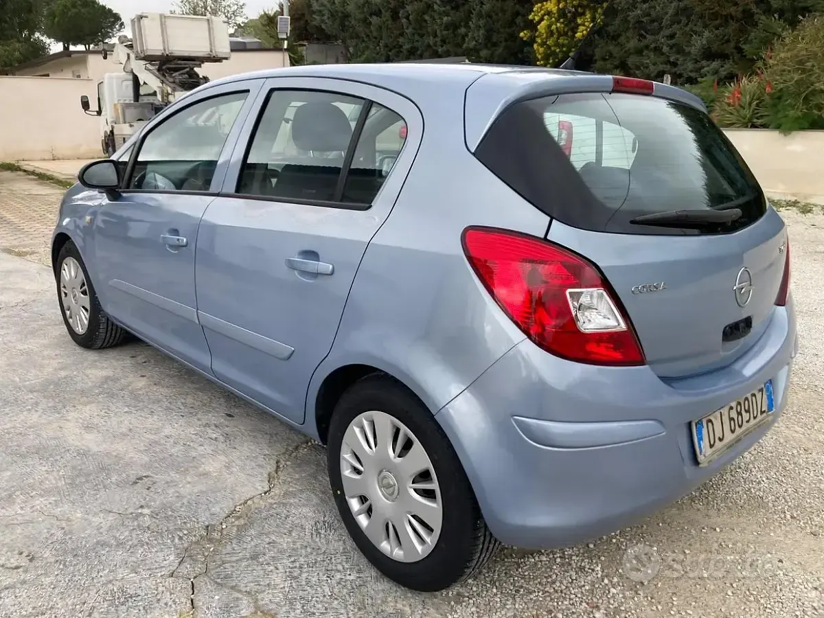 Usata Opel Corsa 75 CV (55 kW) 2007 Blu Utilitaria