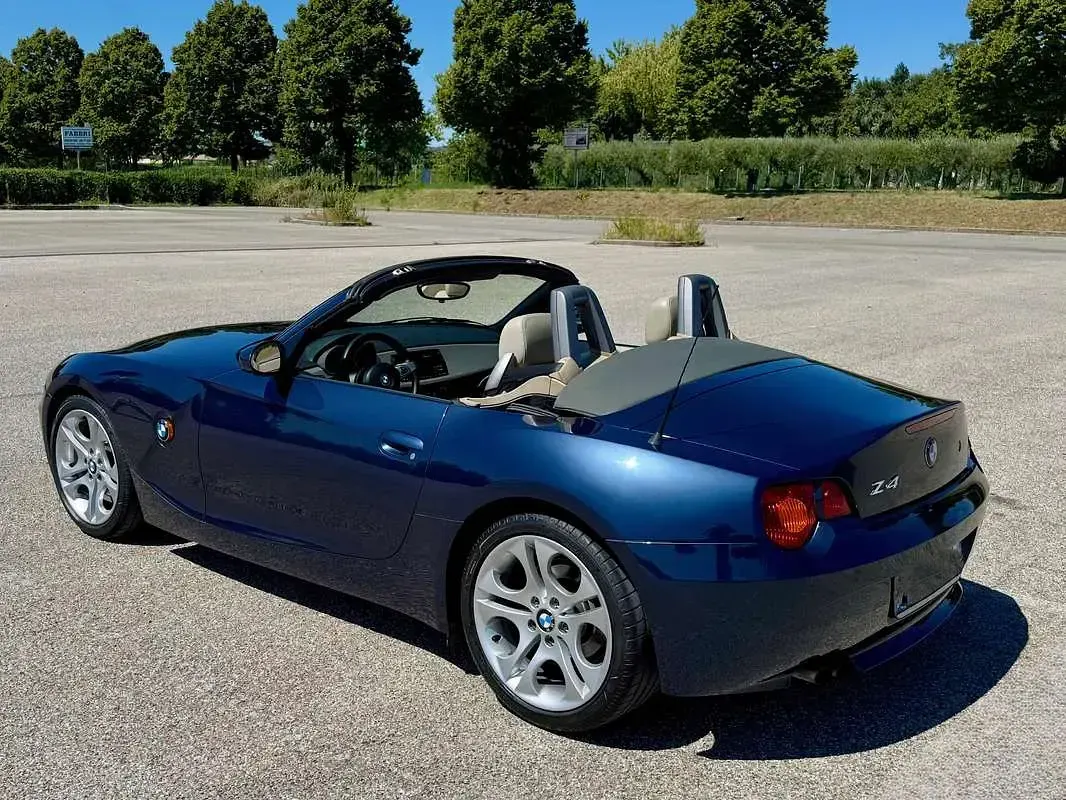 Usata BMW Z4 Efficient Dynamics 170 CV (125 kW) 2005 Blu/azzurro Cabrio
