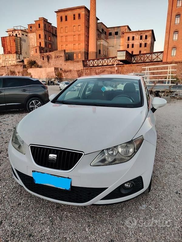 Bianco Usata 2010 Seat Ibiza Tre volumi | 3800 € - Immagine 1/4