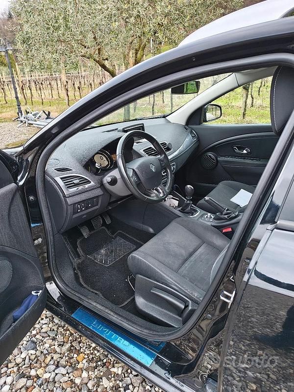 Usata Renault Mégane GrandTour LIMITED 110 CV (80 kW) 2015 Nero Station wagon