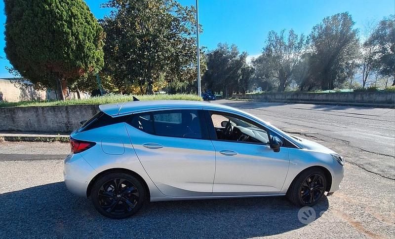Usata Opel Astra Ultimate 122 CV (89 kW) 2021 Grigio Berlina