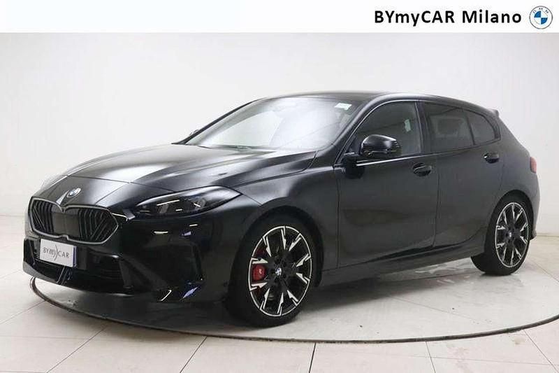 Nero zaffiro Usata 2025 BMW 118 M Sport Due volumi | 36.000 € (Buon prezzo) - Immagine 1/3