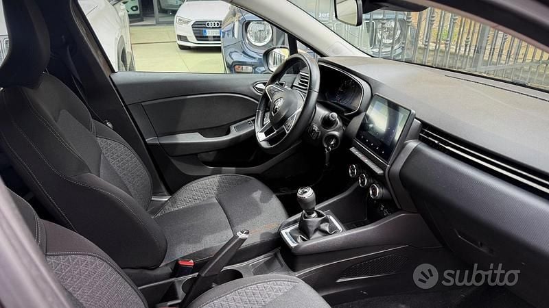 Usata Renault Clio V Zen 115 CV (84 kW) 2020 Grigio Berlina