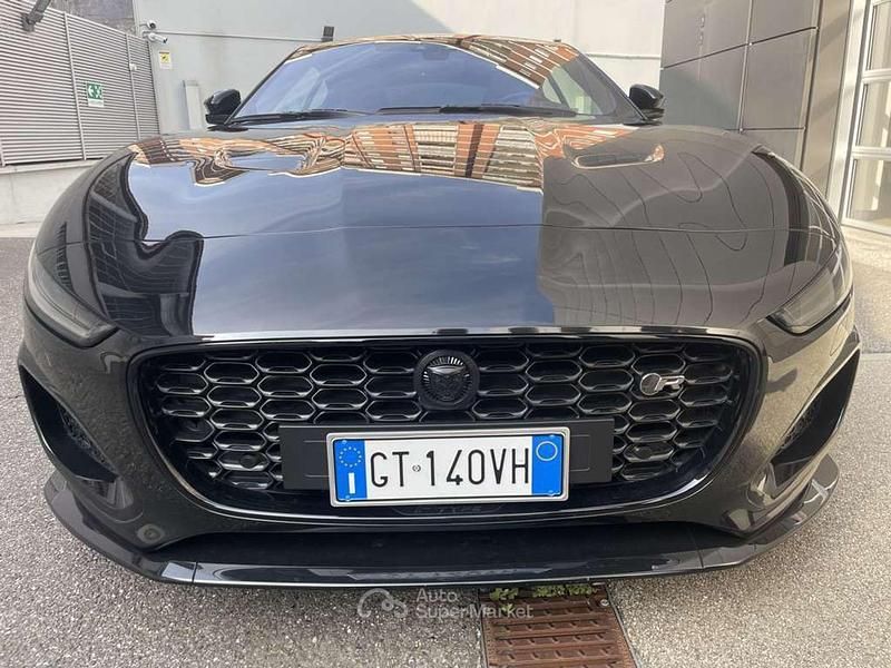 Usata Jaguar F-Type R 575 CV (422 kW) 2024 Nero Coupé