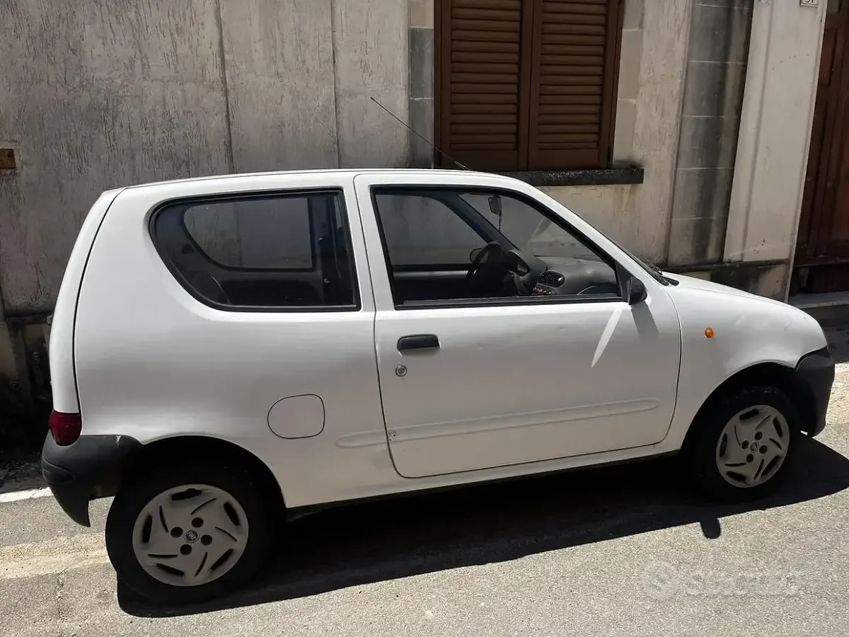 Usata Fiat 600 39 CV (28 kW) 2000 Bianco Berlina