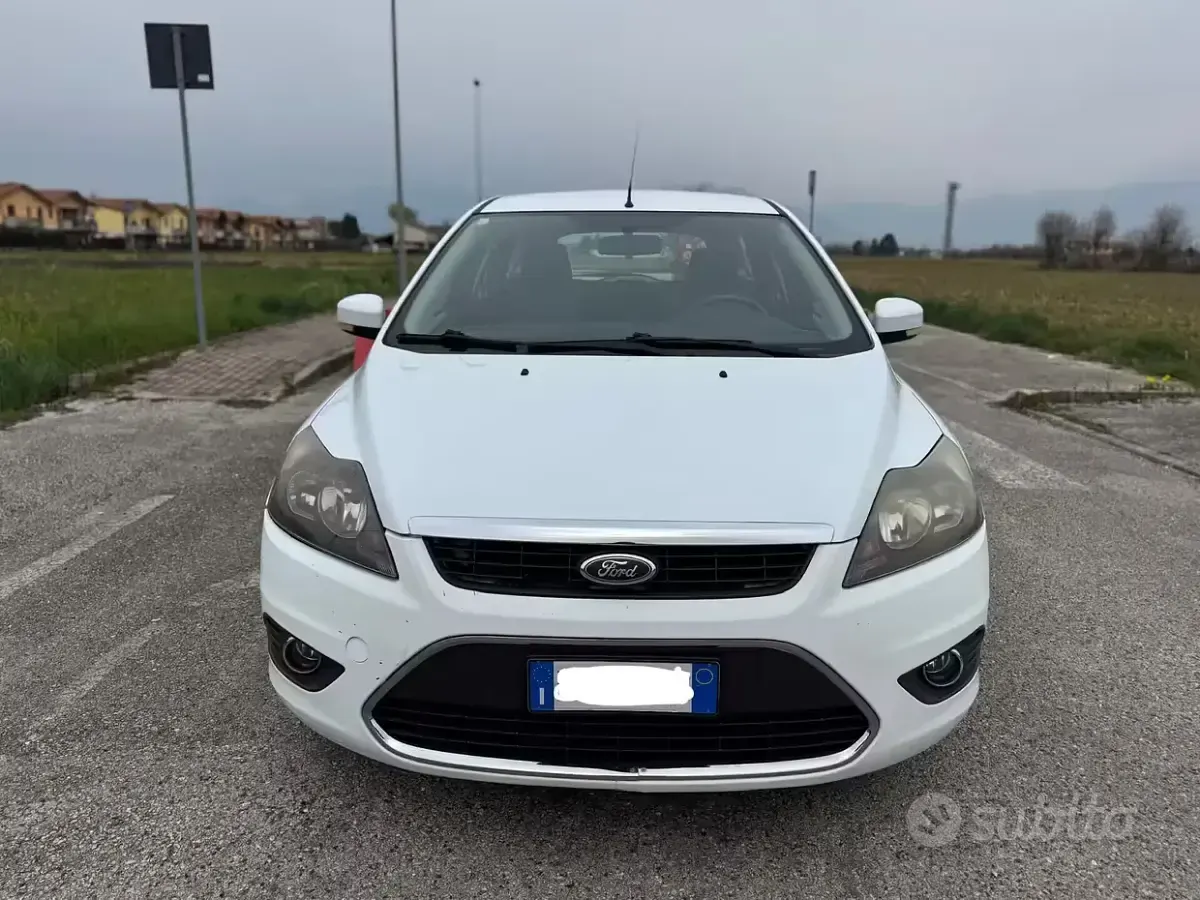 Brugt Ford Focus 110 HK (80 kW) 2010 Hvid Stationcar