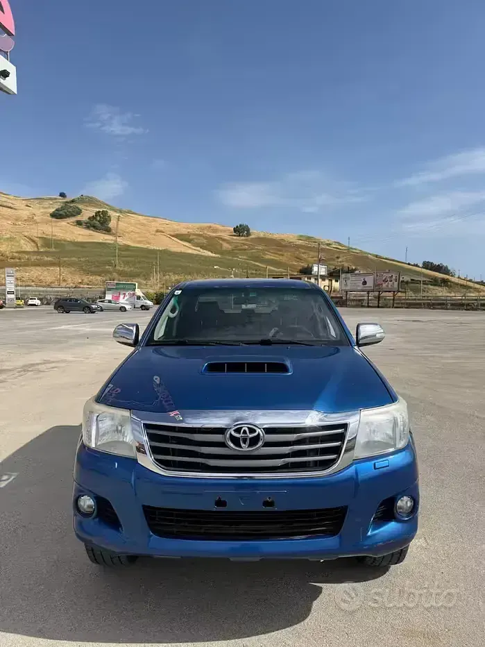 Usata Toyota HiLux 171 CV (125 kW) 2012 Blu Pick-up