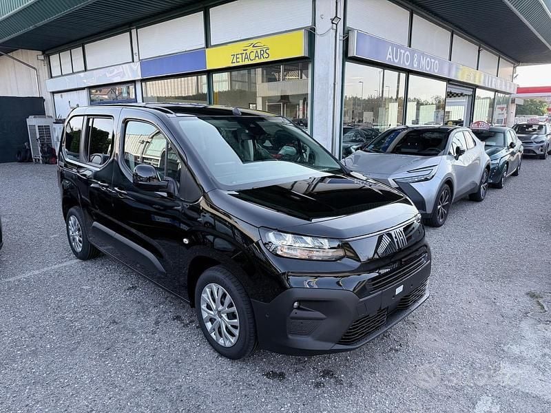 Nero Nuova 2025 Fiat Doblò Monovolume | 26.800 € - Immagine 1/4