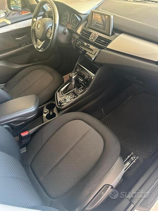 Usata BMW 216 Active Tourer Advantage 116 CV (85 kW) 2016 Bianco Monovolume