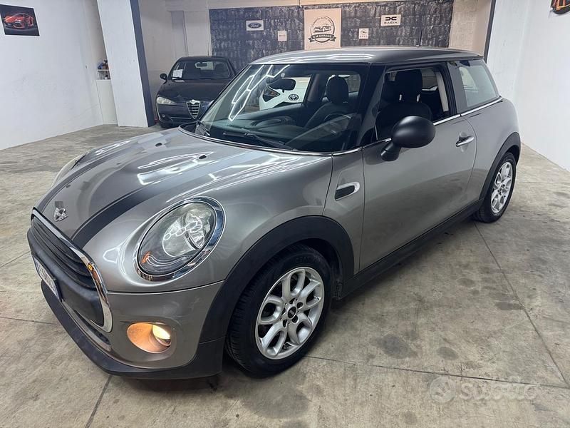 Usata Mini Cooper 95 CV (69 kW) 2016 Grigio Utilitaria
