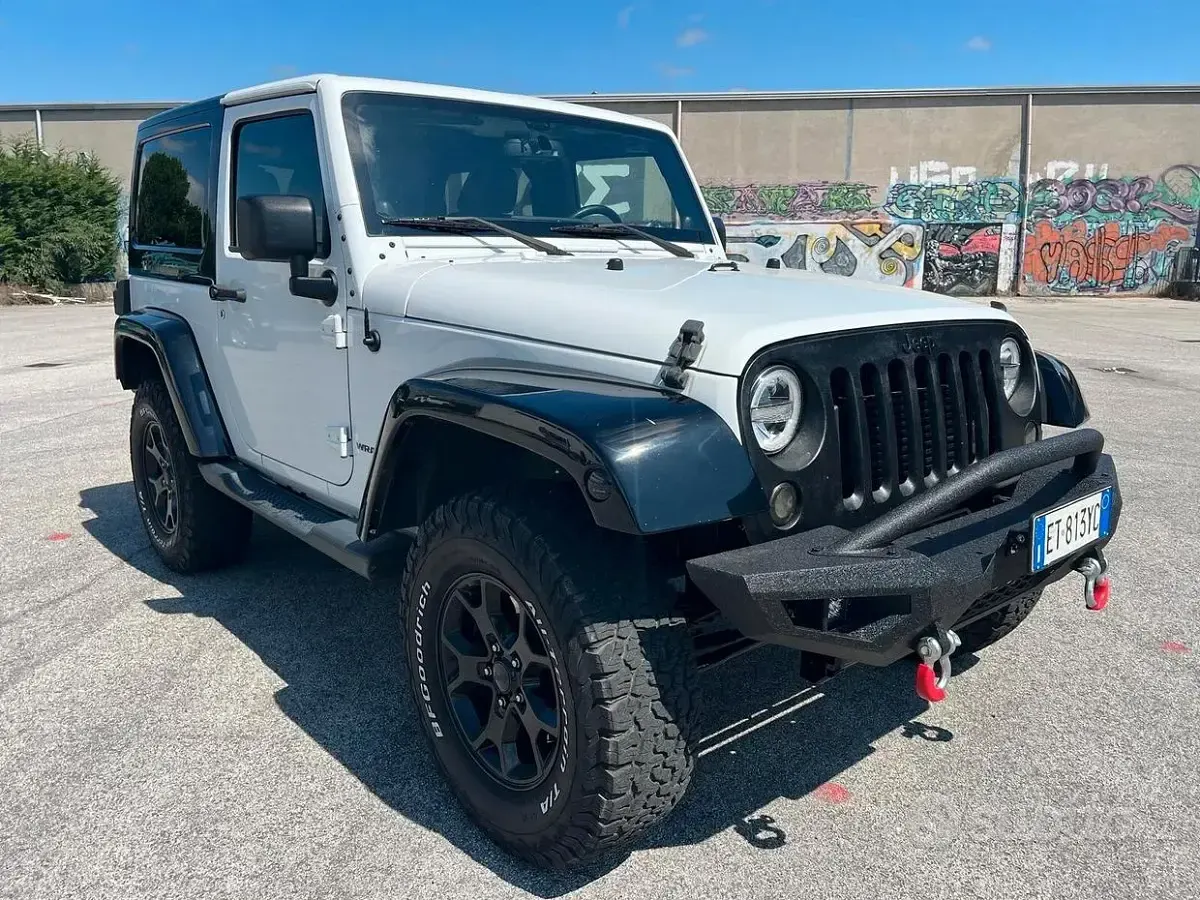 Usata Jeep Wrangler Sahara 200 CV (147 kW) 2014 Pure white pastello SUV