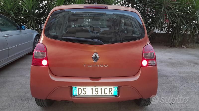 Usata Renault Twingo 75 CV (55 kW) 2008 Rosso Utilitaria