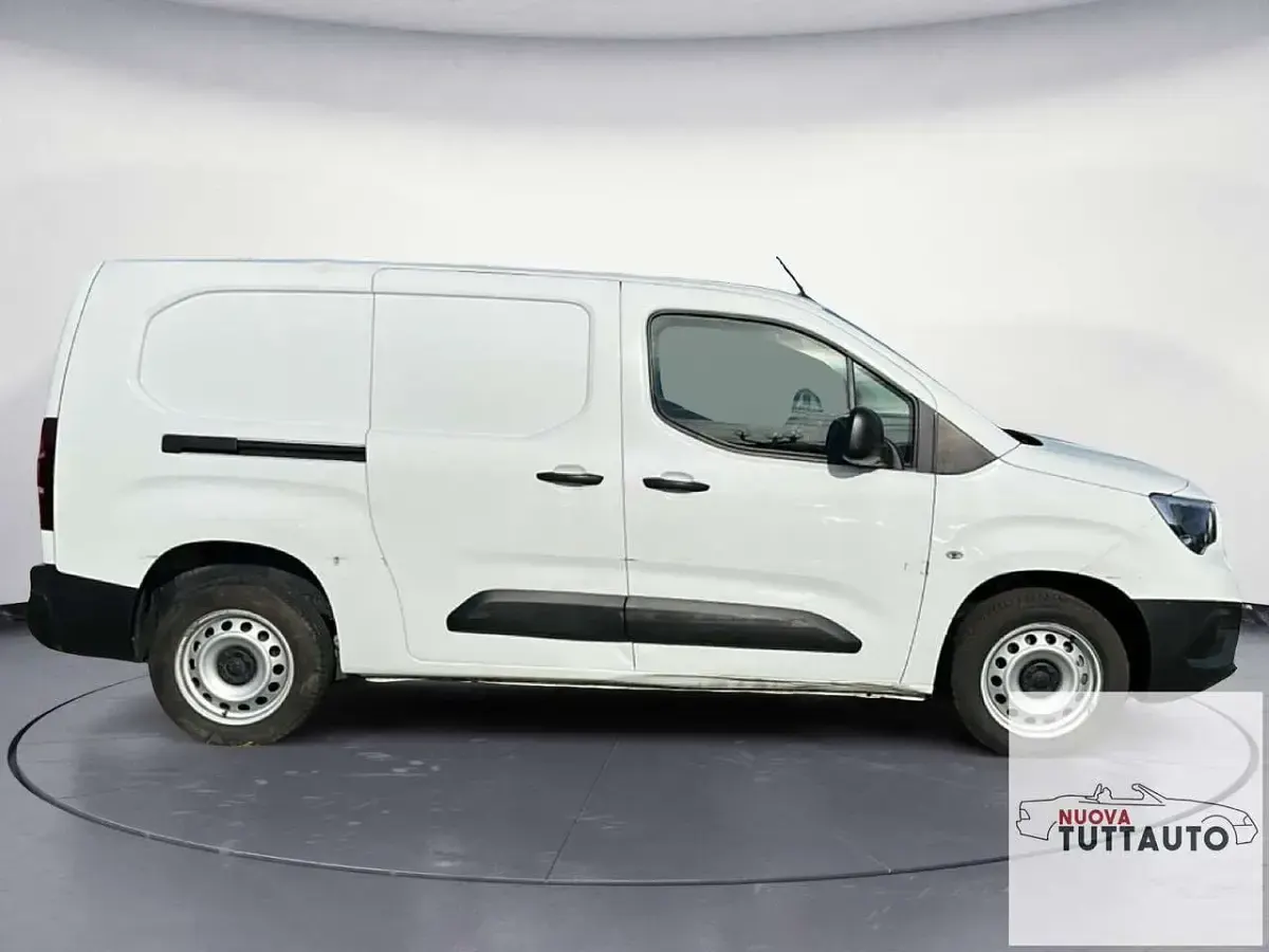 Usata Opel Combo 101 CV (74 kW) 2022 Bianco Monovolume