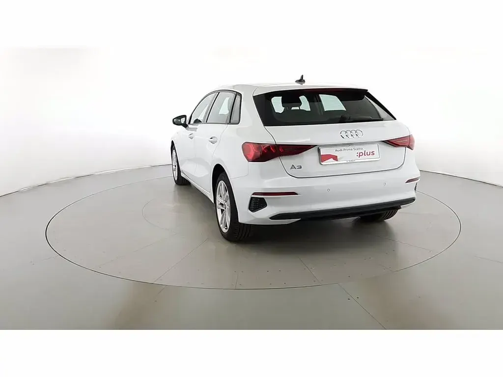 Usata Audi A3 Sportback e-tron Business 204 CV (150 kW) 2022 Bianco ghiaccio Utilitaria