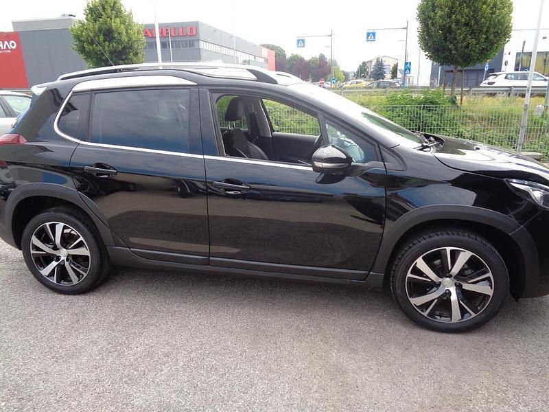 Usata Peugeot 2008 Allure 99 CV (72 kW) 2017 Nero SUV