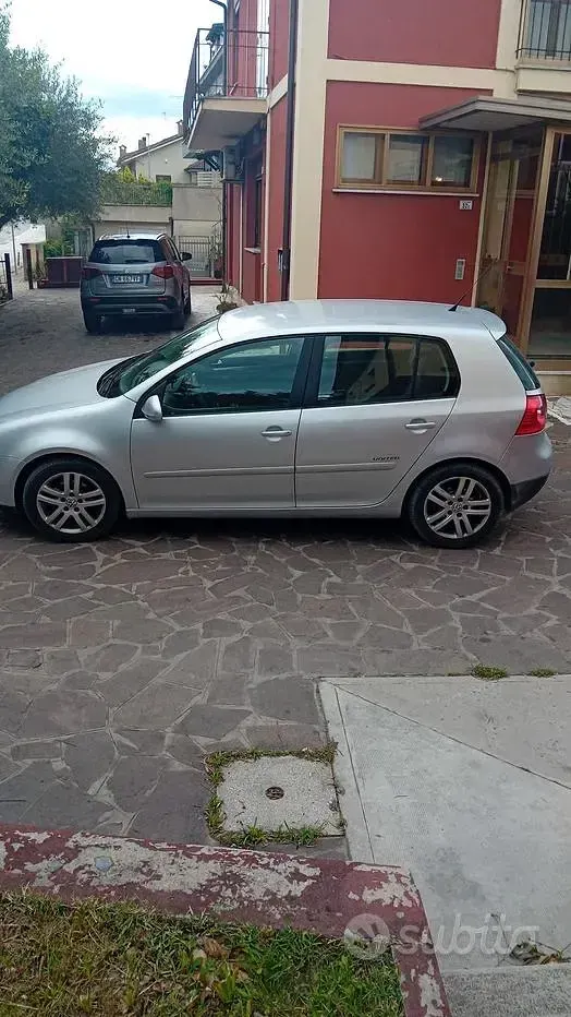 Usata VW Golf VI 115 CV (84 kW) 2008 Grigio Utilitaria