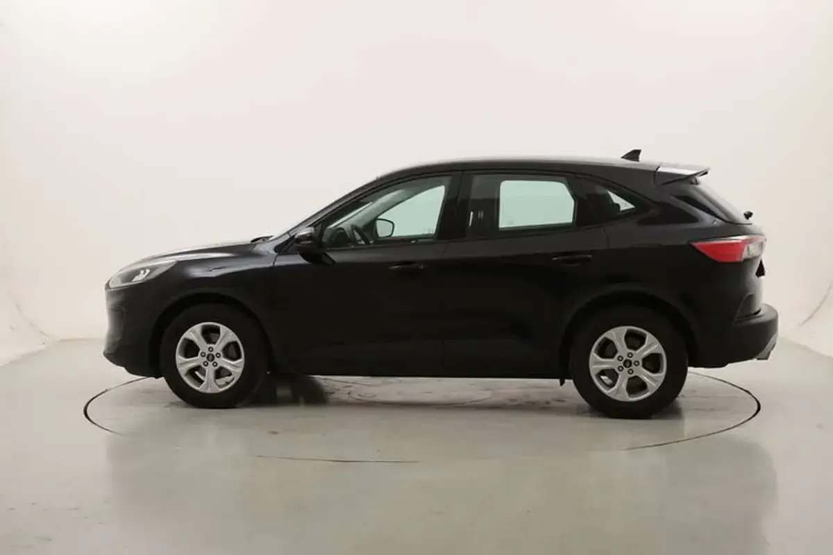 Usata Ford Kuga 120 CV (88 kW) 2022 Nero SUV